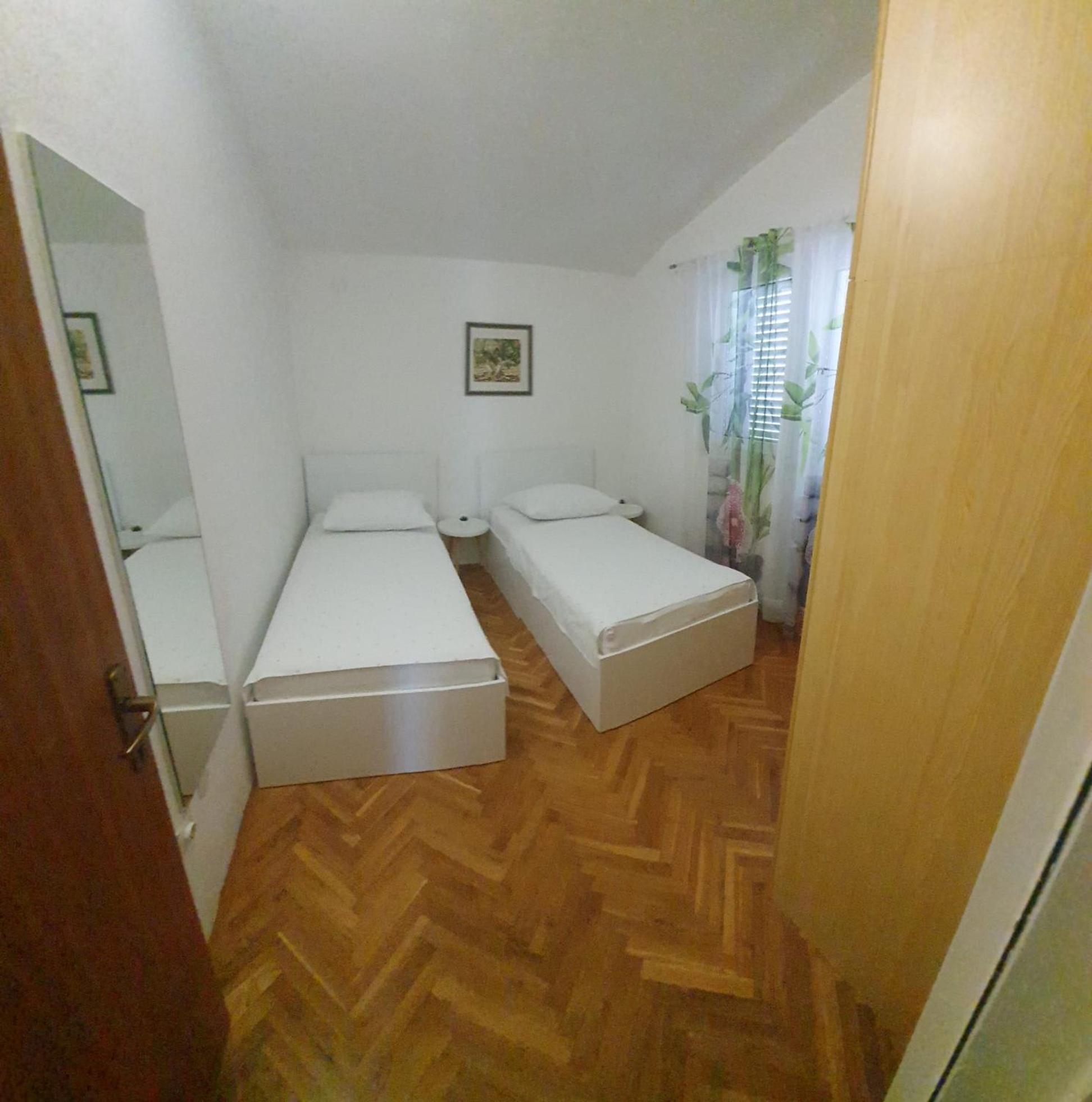Apartments Garac ดูกีรัท ภายนอก รูปภาพ