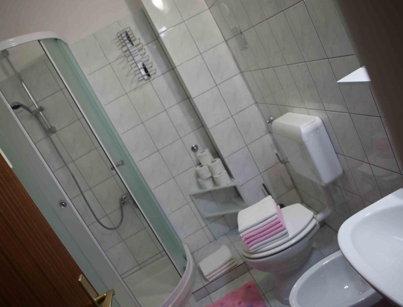 Apartments Garac ดูกีรัท ภายนอก รูปภาพ